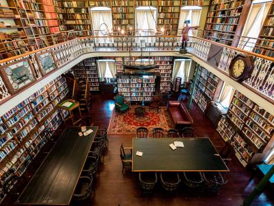 Décor victorien de la bibliothèque de la Literary and Historical Society of Québec située au cœur du Morrin Centre. 