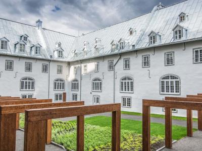 Monastère des Augustines Backyard
