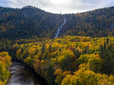 Vue aérienne de la Vallée Bras-du-Nord en automne