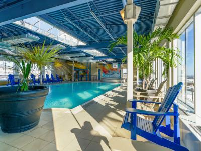 Hôtel Must - Piscine intérieure