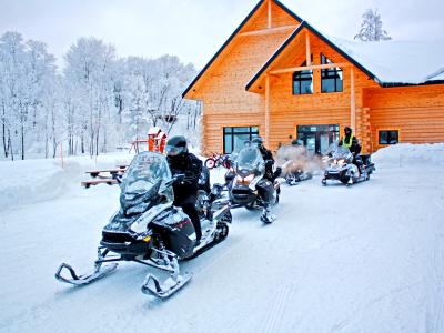 Au Chalet en Bois Rond - Departure of guided snowmobile experience