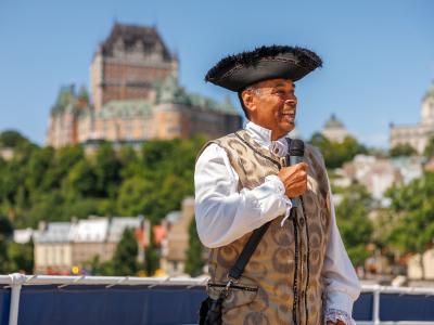 Croisières AML - Guide to the AML Louis-Jolliet in front of Château Frontenac