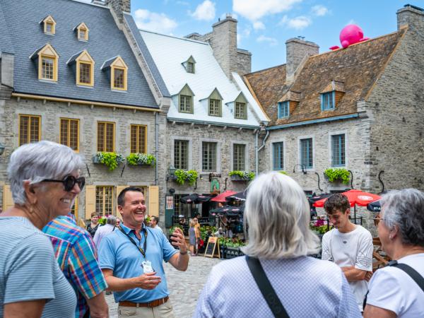 Tours Voir Québec - Guide à la Place Royale