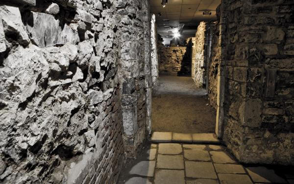 Lieu historique national des Forts-et-Châteaux-Saint-Louis - vestiges