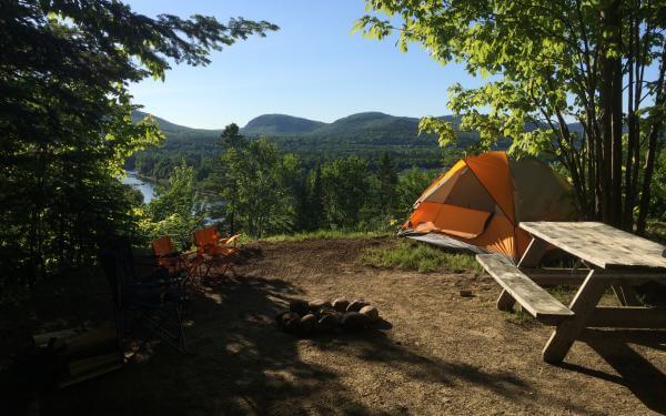 Camping Valcartier - site with mountain views
