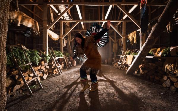 Site Traditionnel Huron Onhoüa Chetek8e - danseuse amérindienne