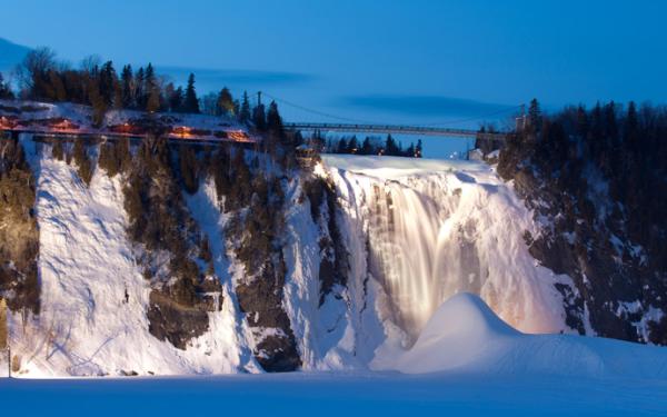 Parc de la Chute-Montmorency - Chute en hiver et pain de sucre