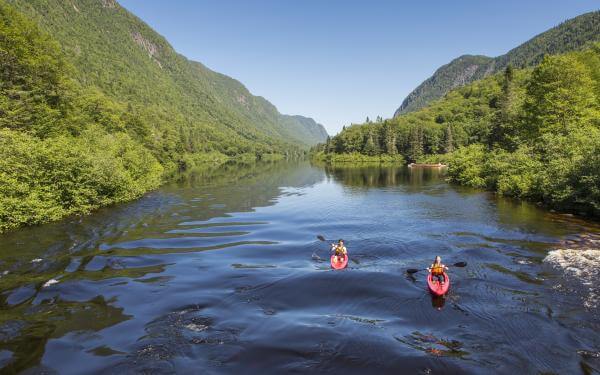 Kayak on the Jacques-Cartier River, in the Jacques-Cartier National Park, in summer.
