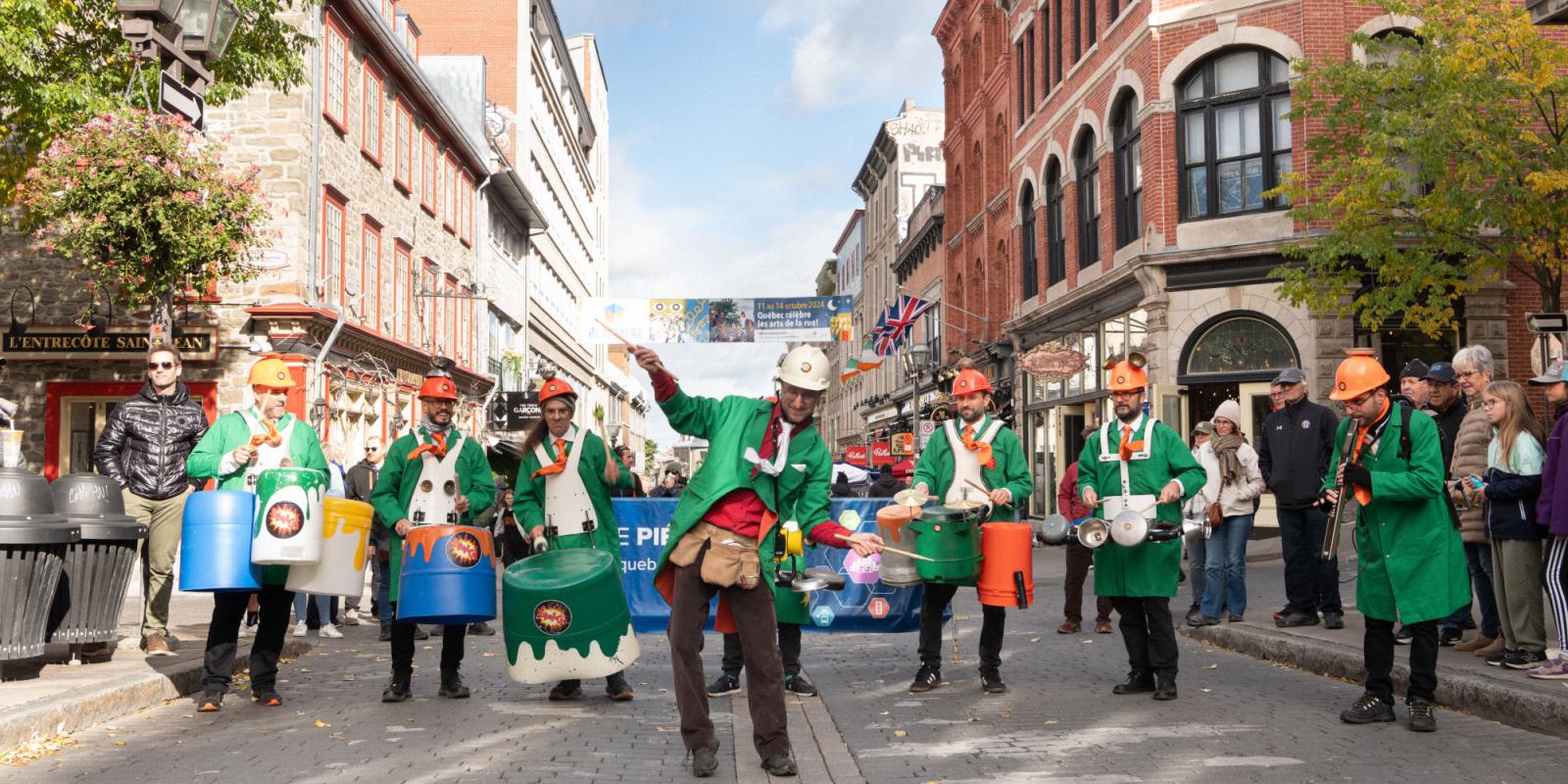 Artistes de rue dans le cadre du Festival Réverbère