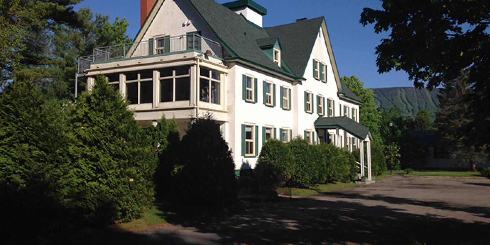 Manoir Mont-Sainte-Anne - Hôtels | Hébergement | Visiter Québec