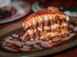 Chez Biceps BBQ - gateau aux carottes et caramel au tabac et whisky