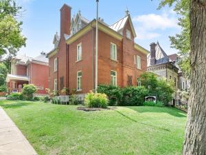 Manoir-de-la-Tour-Extérieur-Été