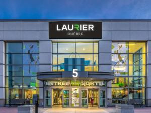 Laurier Québec - Exterior view of entrance number 5