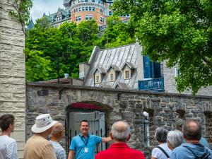 Tours Voir Québec - Guide le long de la Côte de la Montagne