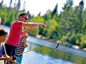 Au Chalet en Bois Rond - Pêche en famille