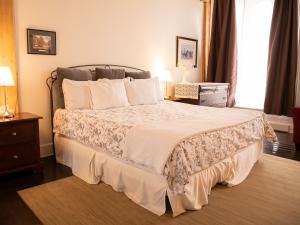 Appartements Royal Dalhousie - Master bedroom - Le Cartier