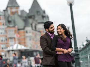Samuel Tessier professional photographer - Couple in front of Château Frontenac