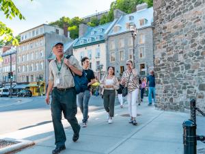 HQ Services Touristiques - Visites à pied en groupe et privées sur le Boulevard Champlain