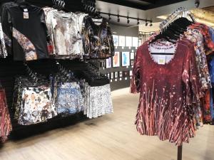 Vêtements Chacal / E. Garneau