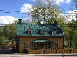 Auberge l'Île flottante B&B - Façade extérieure