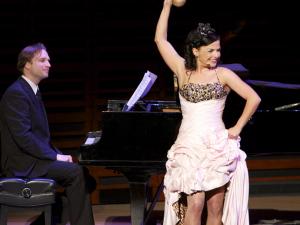 Bellita Productions - Chanteuse avec pianiste