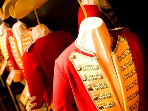 Commission des champs de bataille nationaux - Exposition de costumes d'époque au Musée des plaines d'Abraham.