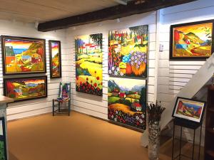 St-Aubin Marion Art Gallery - Canvases inside