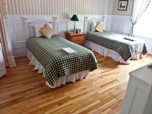 Relais Charles-Alexandre - room with 2 single beds