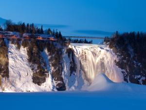 Fall in winter and sugar loaf at Parc de la Chute-Montmorency.