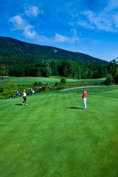 Golf Le Grand Vallon - Golfers on the green