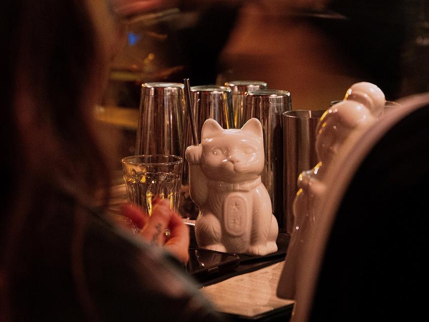 Chez Tao chat bar