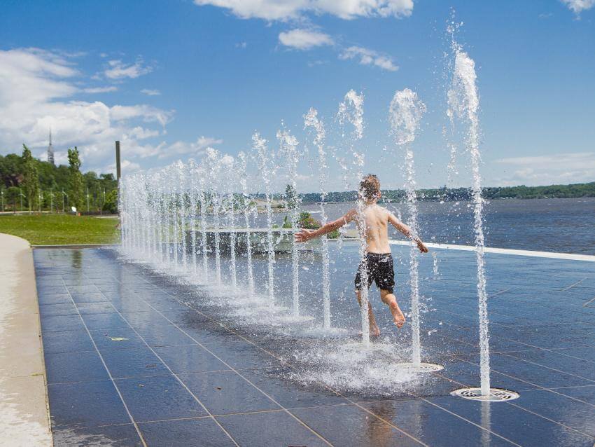 Jeux d'eau sur la Promenade Samuel-De-Champlain