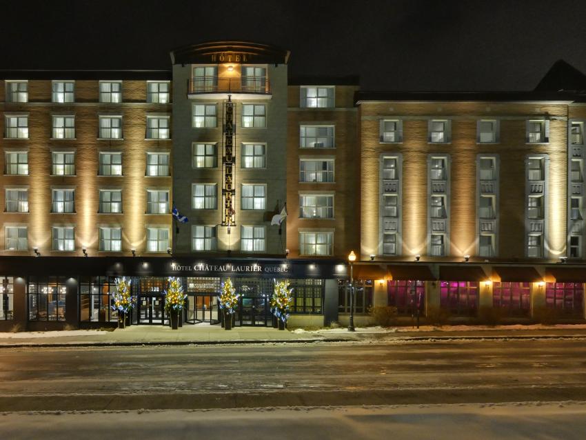 Hôtel Château Laurier Québec - Exterior facade in winter