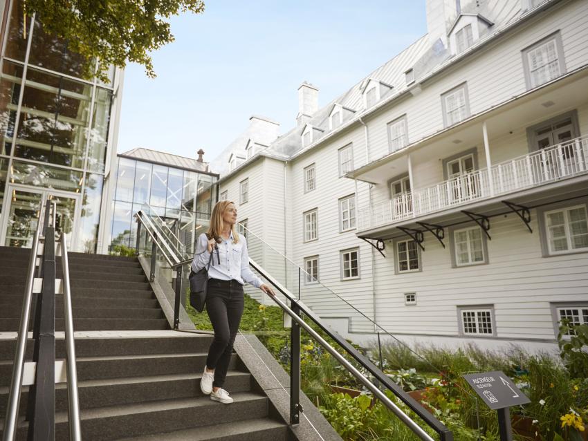 Le Monastère des Augustines - Entrée des Remparts