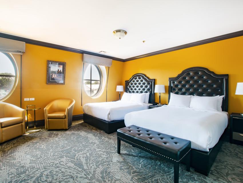 Hôtel Clarendon - superior room with 2 Queen beds