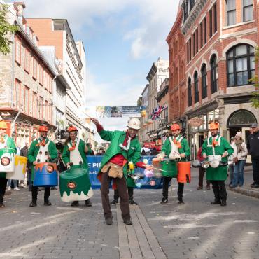 Artistes de rue dans le cadre du Festival Réverbère