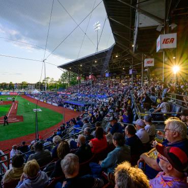 Le stade des Capitales en soirée