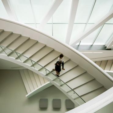 Escalier à l'intérieur du Musée national des beaux-arts du Québec