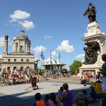 Monument Samuel-De-Champlain - Monument Samuel-De-Champlain avec amuseur public